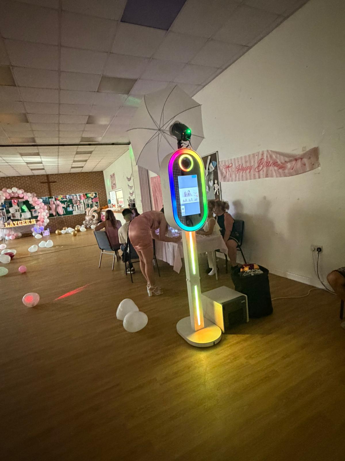 Selfie Mirror Pod Hire
